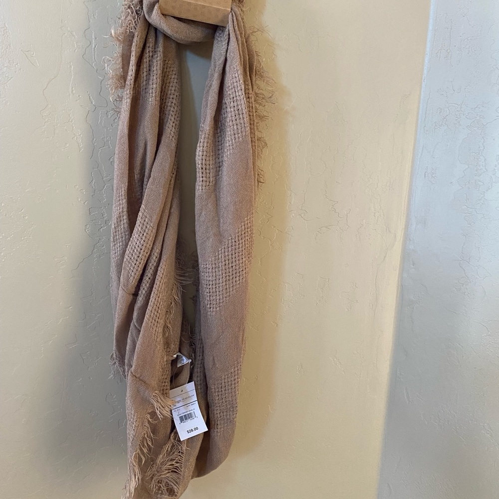 Nwt Cashmere Like Material Solid Loop. - image 3